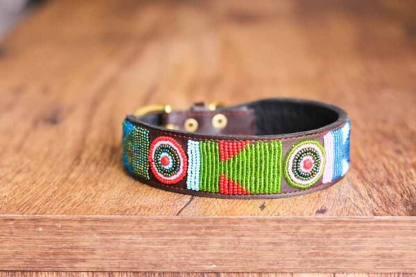103c-330.jpg KAGUMO Maasai beaded collar