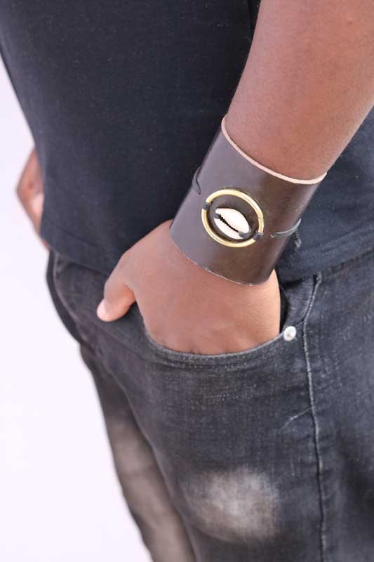 KIMAE Cowrie leather bracelet