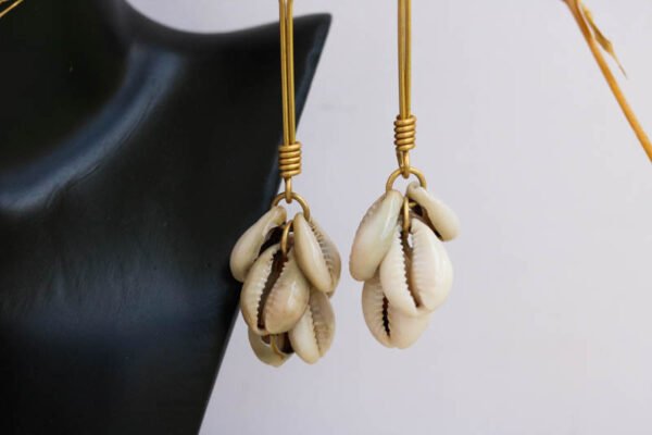 BONDE African Cowrie Shell earrings