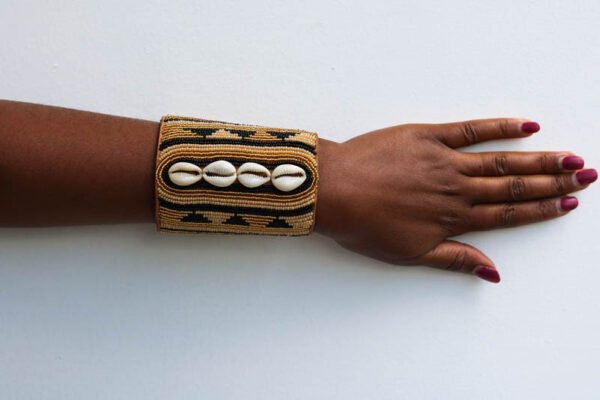 NYADISI Cowrie pendant necklace with matching bracelet