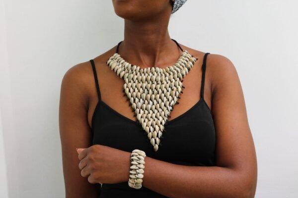MUGIKO African Cowrie Necklace with matching bracelet