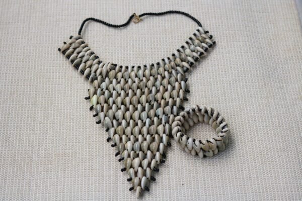 MUGIKO African Cowrie Necklace with matching bracelet