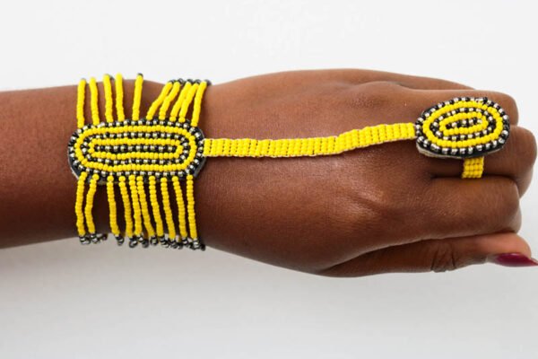 JOHARI African Beaded Bracelet