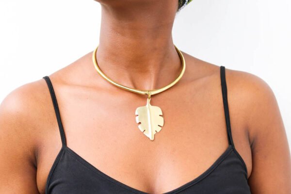 ACHAWI Brass pendant necklace