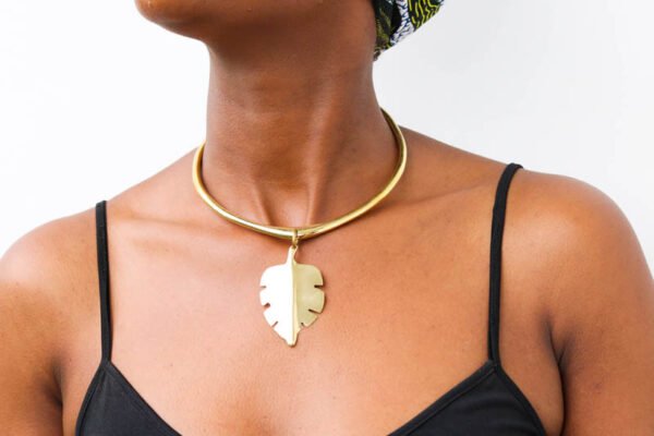 ACHAWI Brass pendant necklace