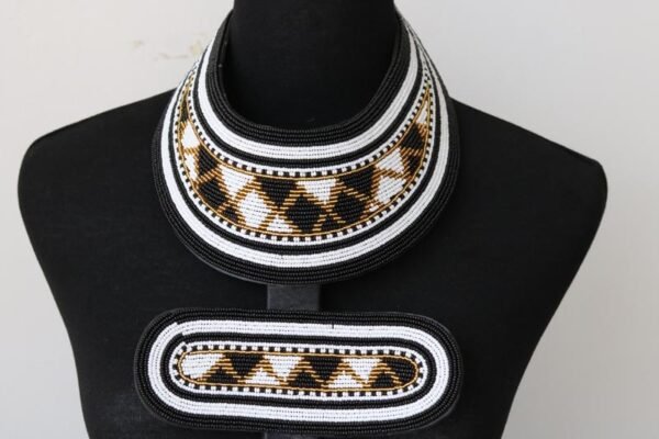 MOLO Beaded Pendant necklace